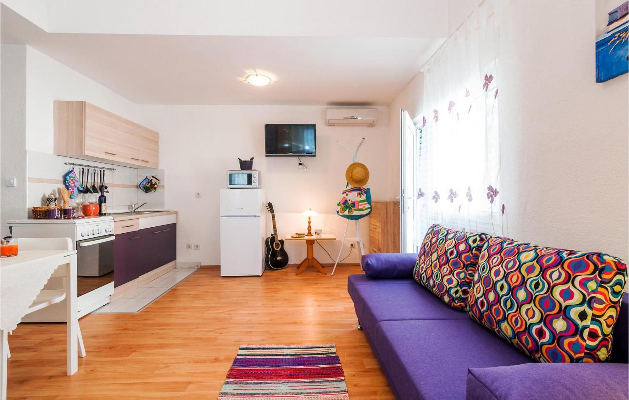 Nice Apartment In Vinjerac With Kitchen Extérieur photo