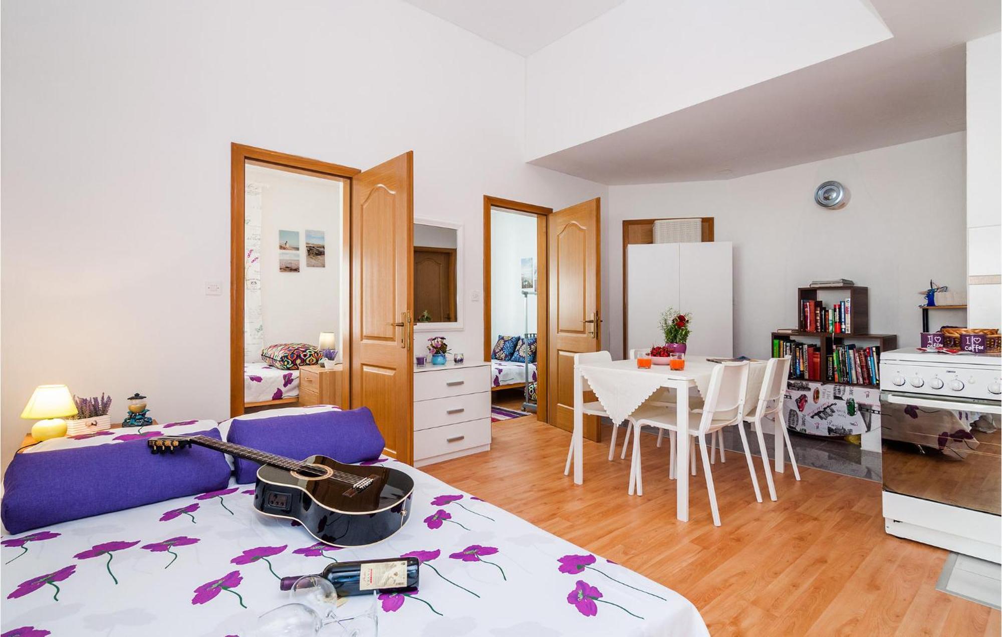 Nice Apartment In Vinjerac With Kitchen Extérieur photo